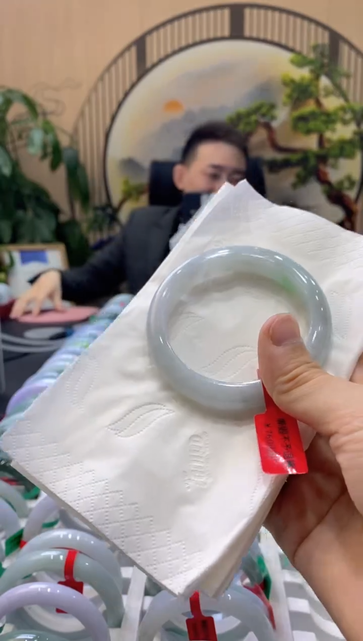 【闪购商品】翡翠手镯未镶嵌00009536