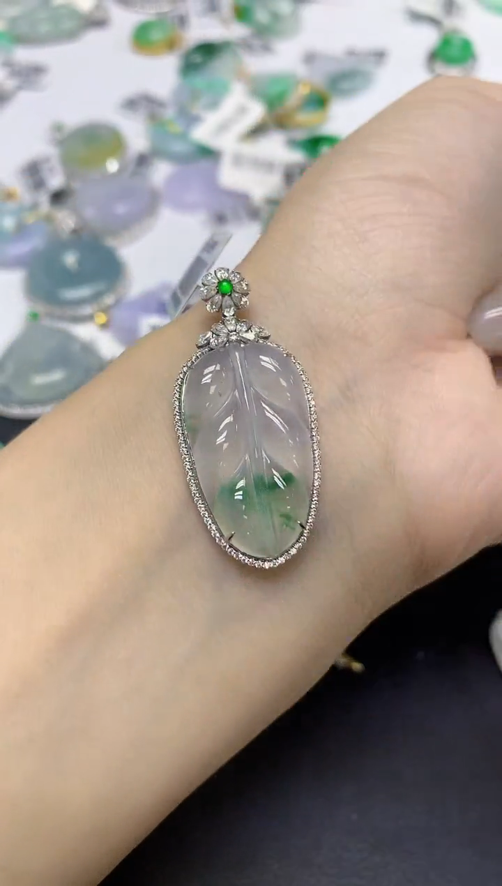 颈饰18K金镶嵌翡翠天然缅甸翡翠A货百元以上9元证书费自理