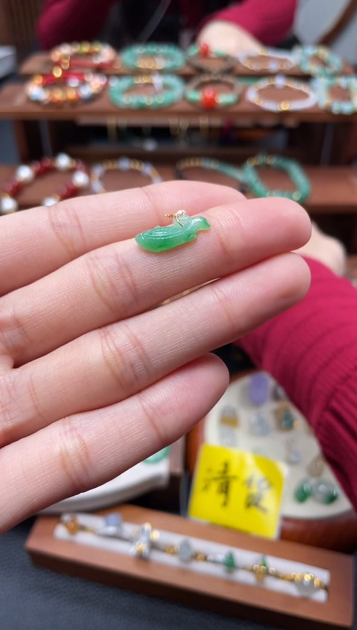 【闪购商品】翡翠吊坠(不含链)18K金镶嵌一个  JK521