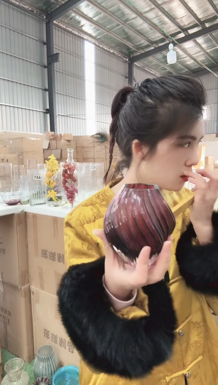 283直播玻璃花瓶