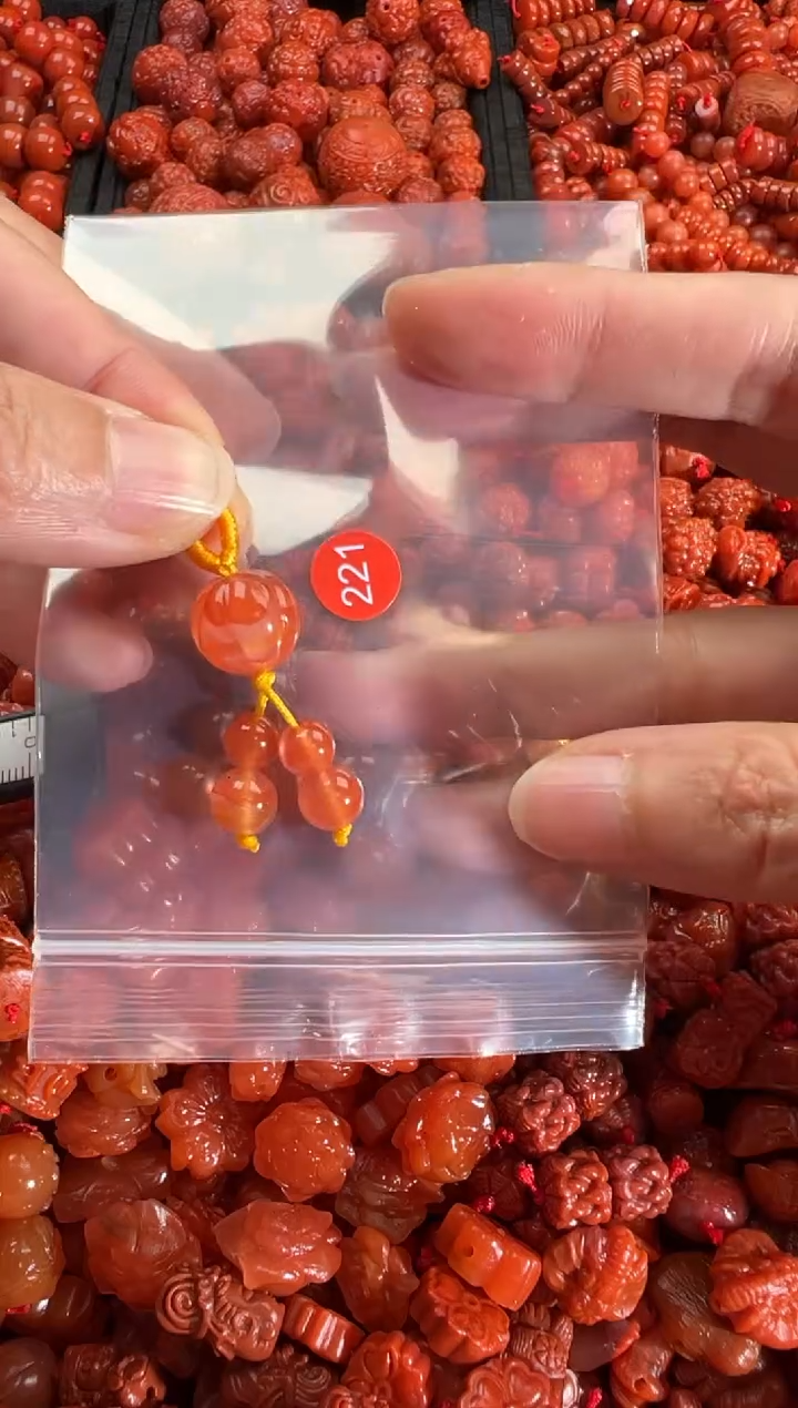 【闪购商品】南红玛瑙颈饰未镶嵌2