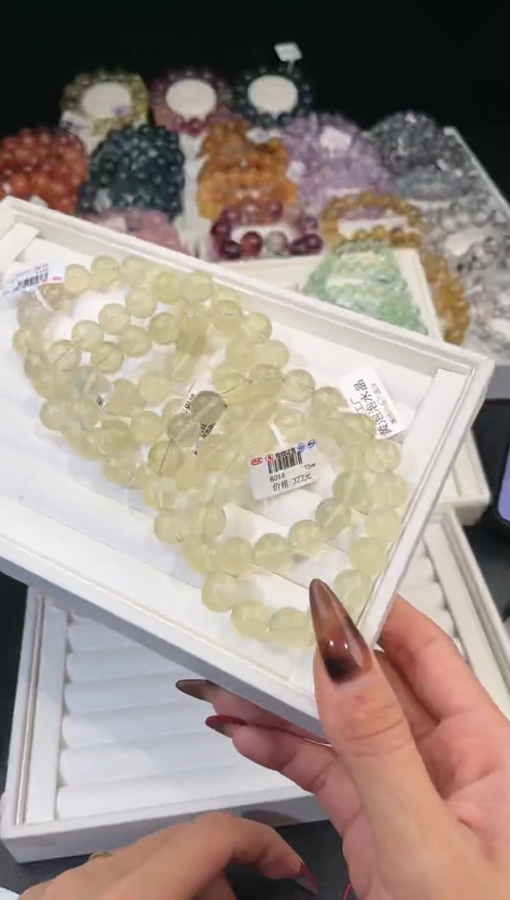 【闪购商品】水晶手链未镶嵌多样性发一黄泡泡12mm