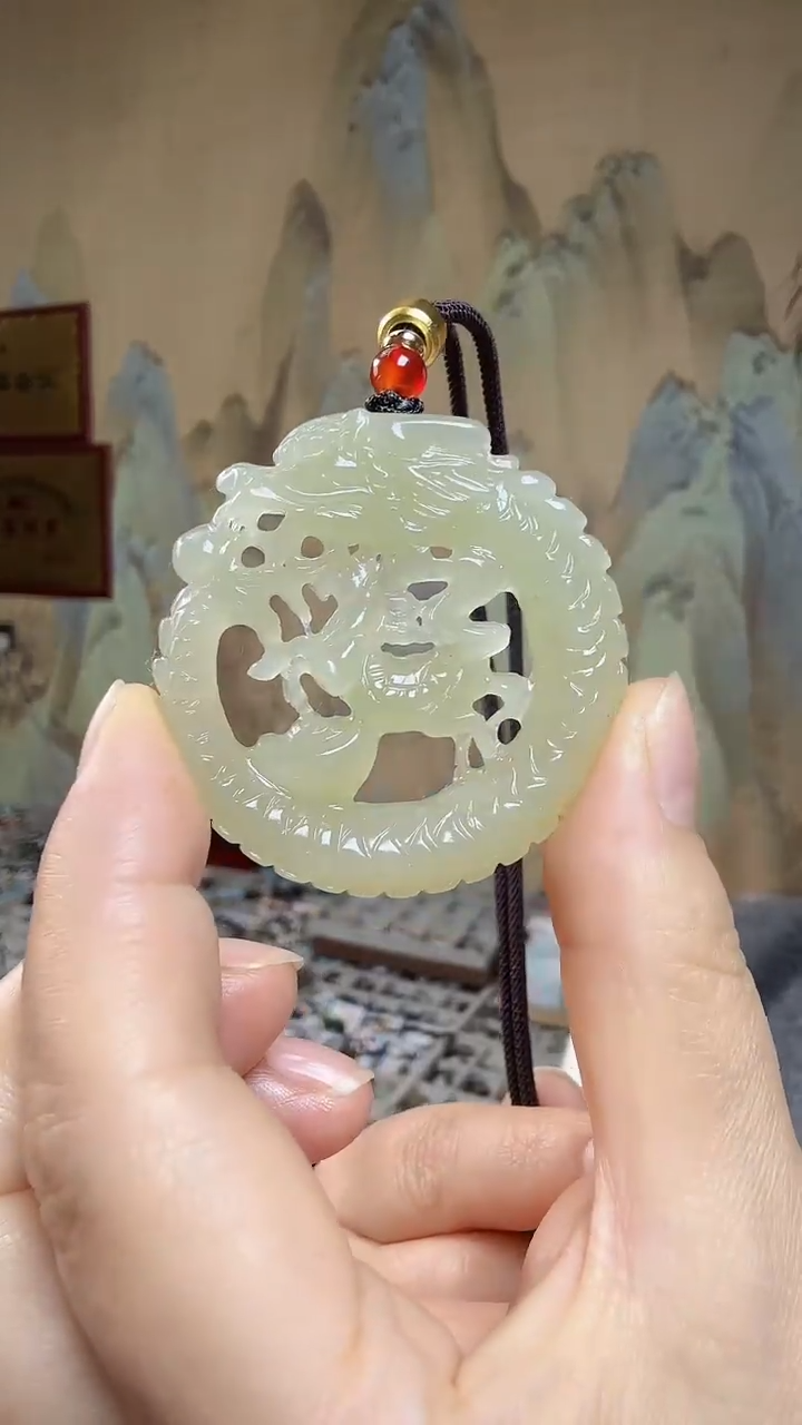 颈饰未镶嵌和田玉.