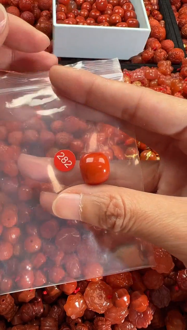 【闪购商品】南红玛瑙颈饰未镶嵌4