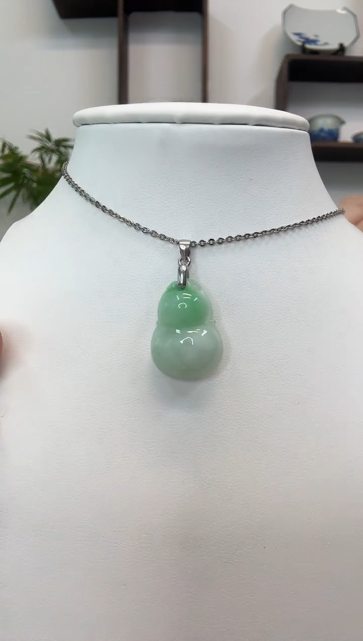 颈饰银S925镶嵌翡翠小葫芦赠合金链