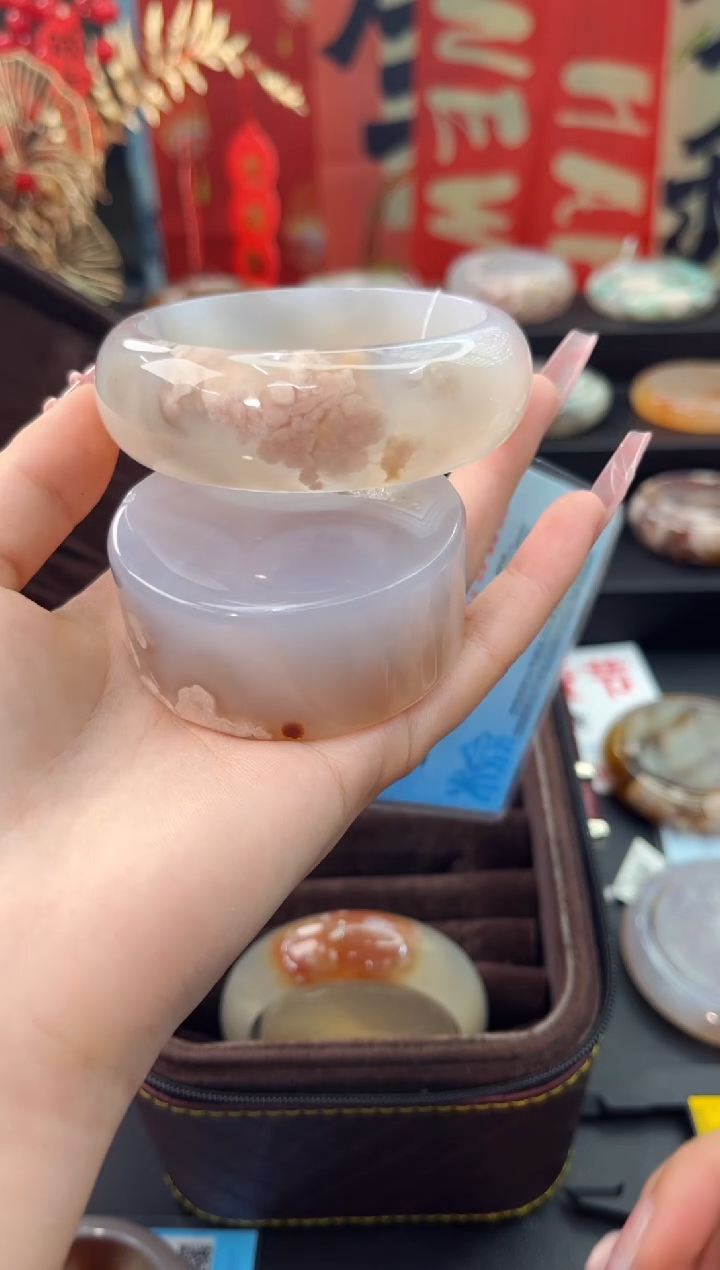 【闪购商品】石英质玉手镯未镶嵌赠送镯心（60圈口）