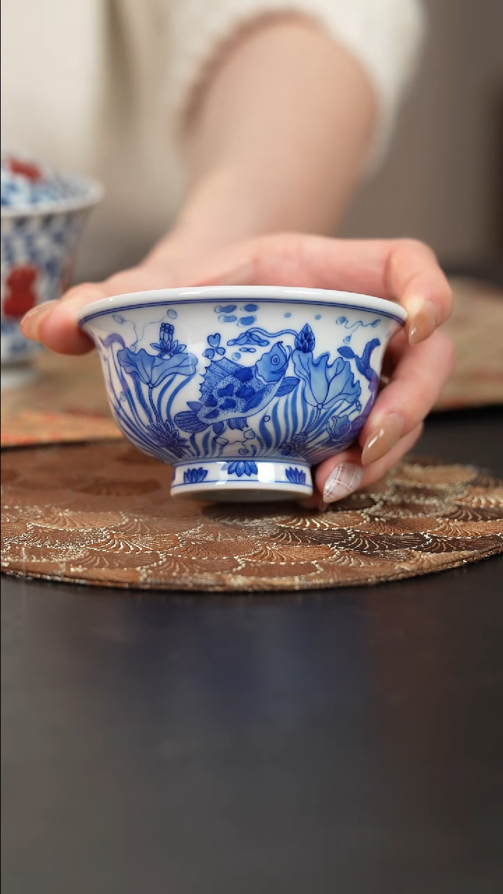 【闪购商品】杯看山柴窑青花鱼藻杯