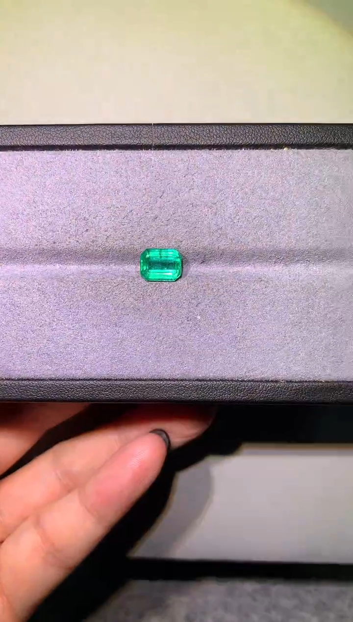 【闪购商品】祖母绿裸石未镶嵌2.58ctVVG微油吉尔德A243