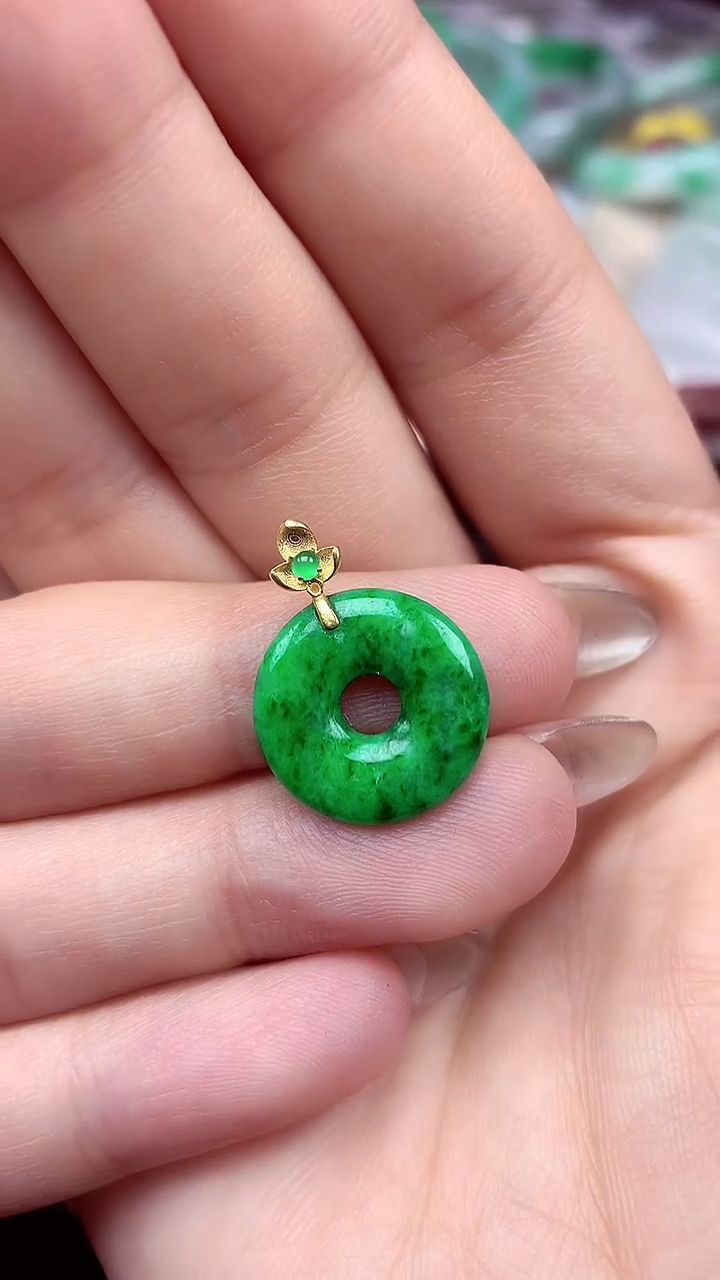 【闪购商品】翡翠颈饰18K金镶嵌吊坠