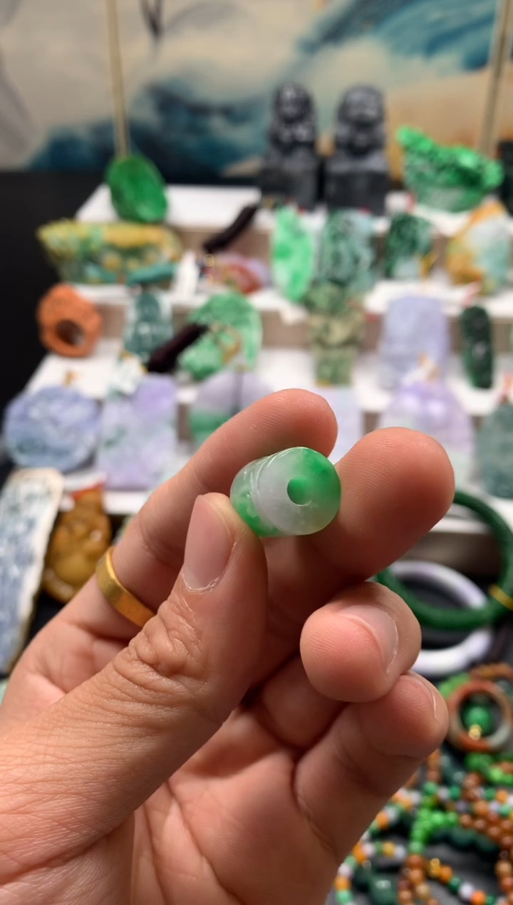 颈饰未镶嵌翡翠缅甸翡翠