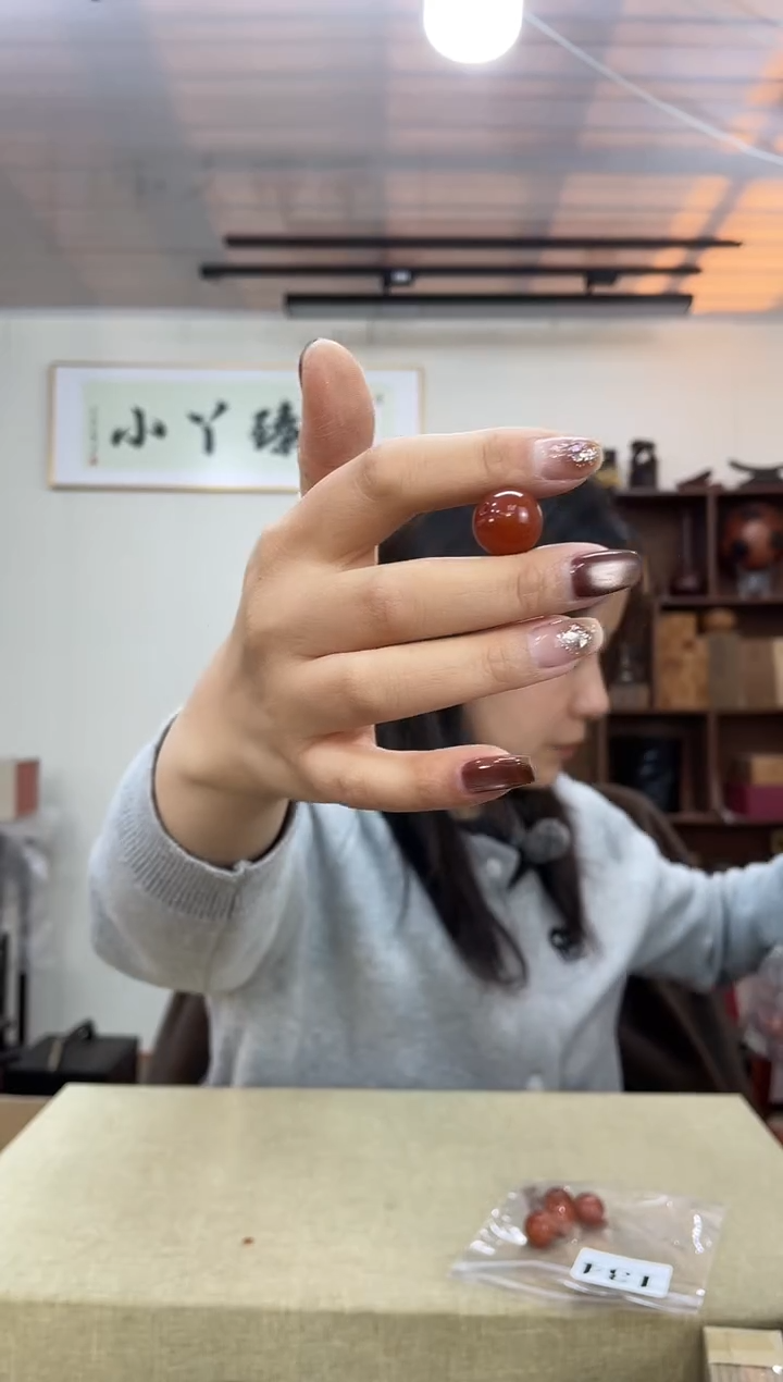 乌木类134蜜拉1.6单颗珠子木木木