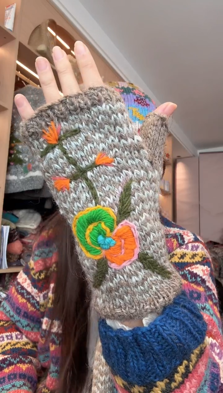 羊毛浅灰色半包手套