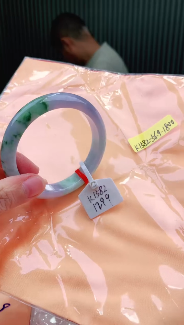 未镶嵌手镯翡翠56+