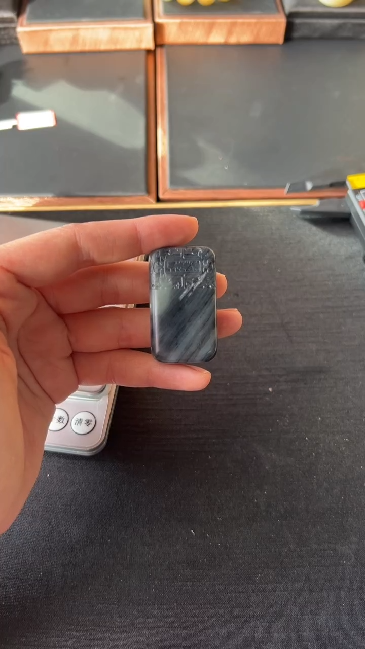 【闪购商品】和田玉吊坠(赠链)未镶嵌若羌微色差