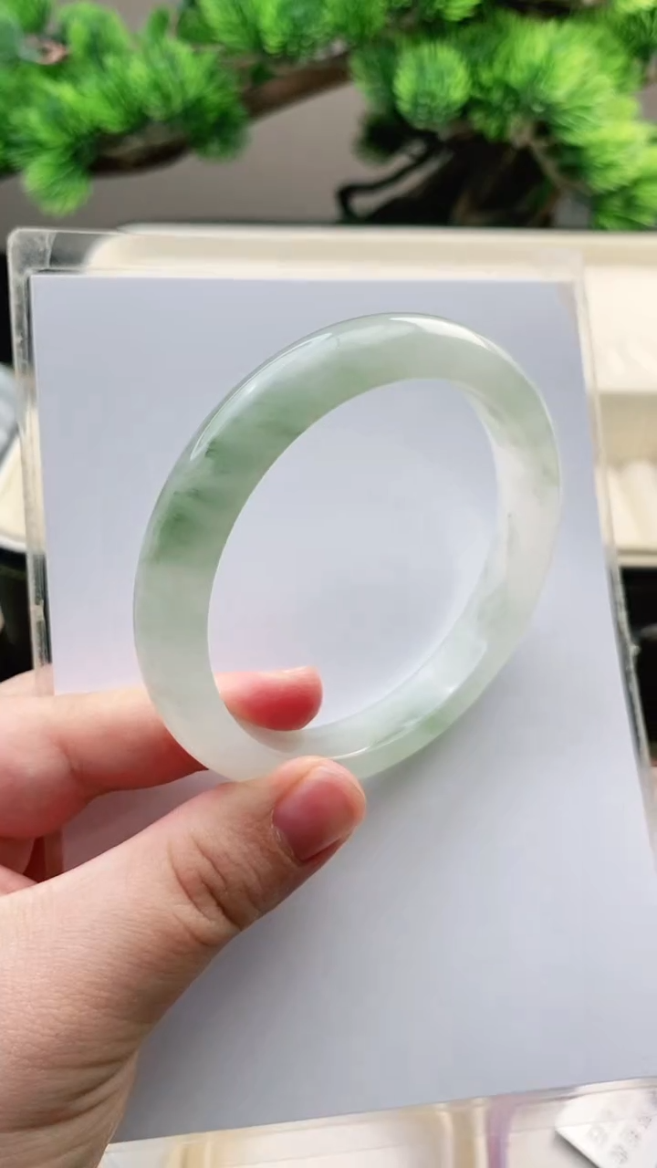 【闪购商品】石英质玉手镯未镶嵌62