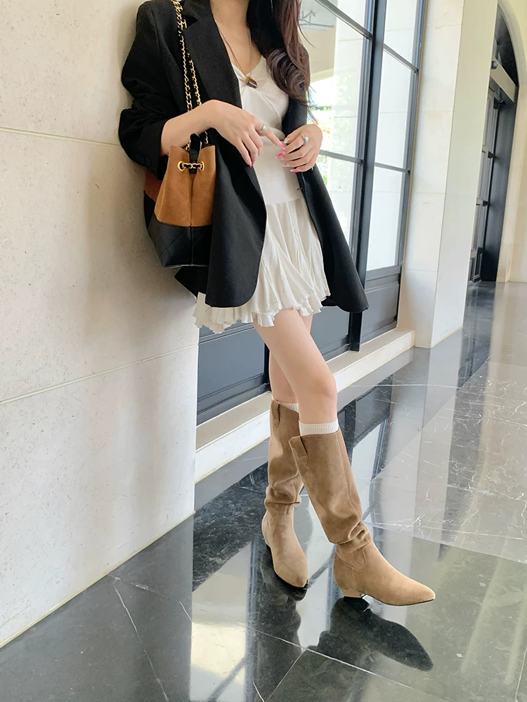 时装长筒靴女胖mm粗腿大筒围平底堆堆靴绒面尖头瘦瘦高筒骑士靴子