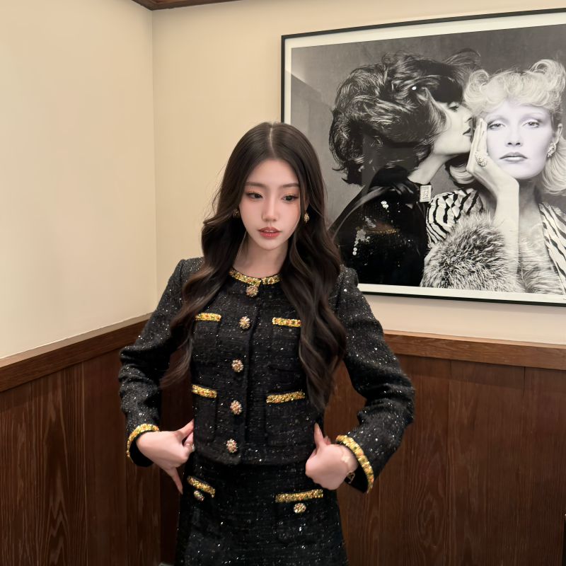徐开开 黑金 温柔千金新款法式优雅重工长袖小香亮片外套短裙套装