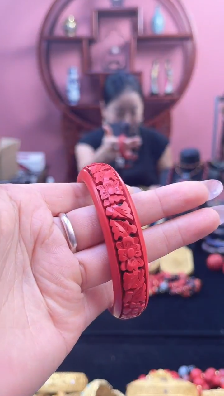 非遗 雕漆花卉手镯 60