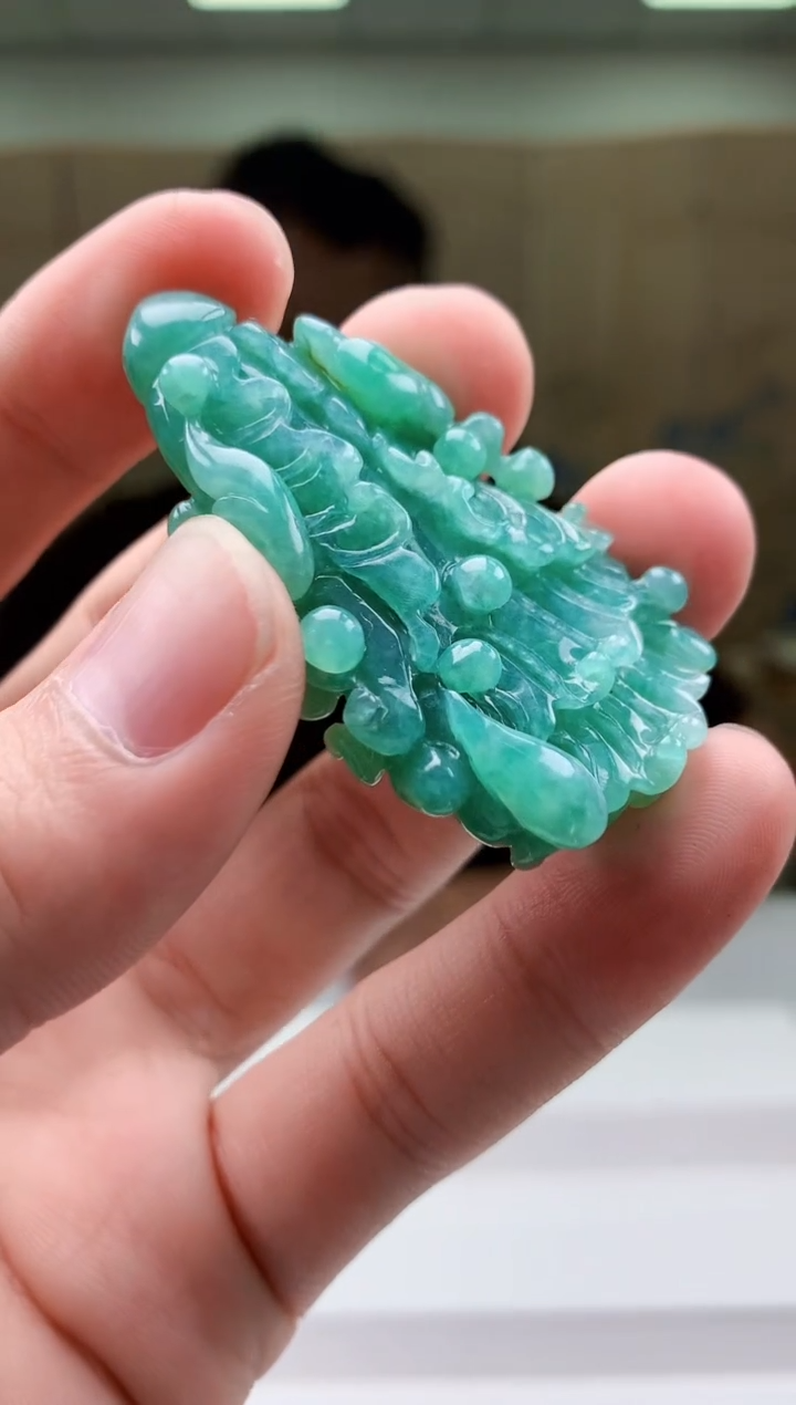 【闪购商品】定制翡翠未镶嵌4969bb-毛货挂件63