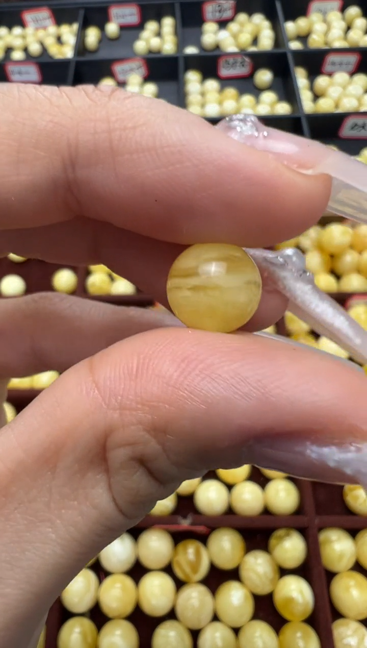 【闪购商品】蜜蜡裸石未镶嵌俄料微瑕10.2mm0.596克