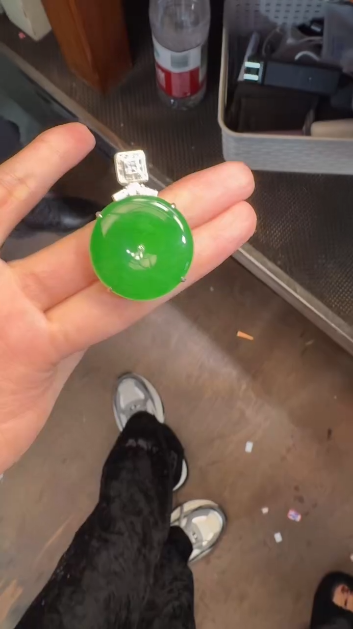 未镶嵌定制翡翠翡翠A货有轻微色差属于正常现象，平安扣吊坠1