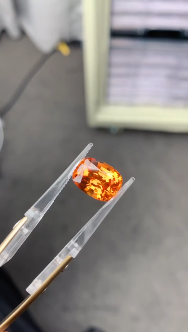 【闪购商品】石榴石裸石未镶嵌 6.8ct 芬达石