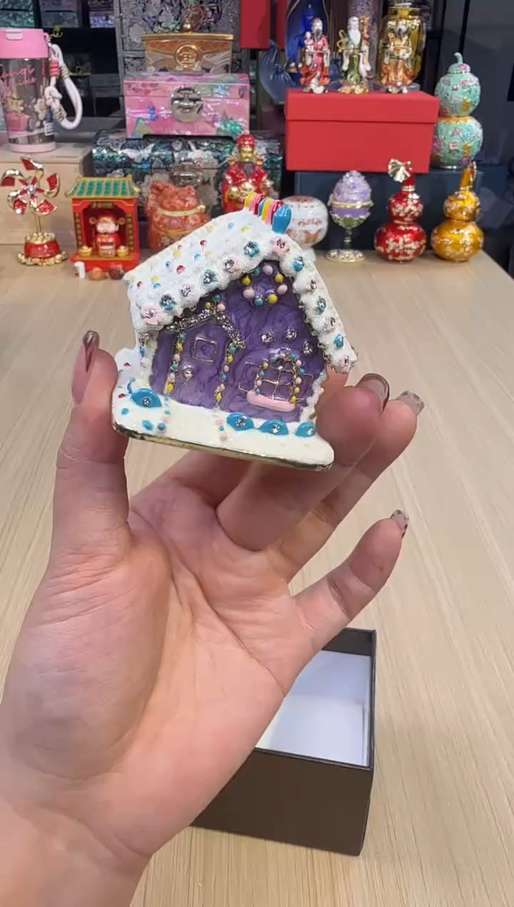 149紫色夜光雪屋