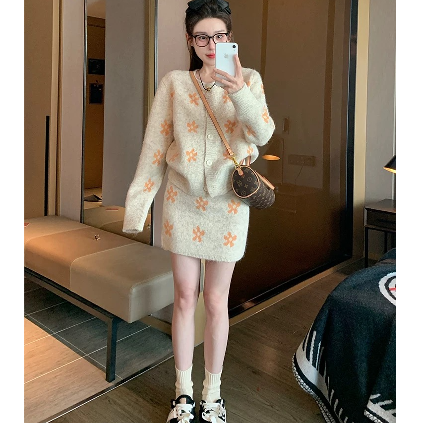 小个子毛衣套装女2025新款冬季洋气减龄时尚慵懒毛衣半身裙两件套