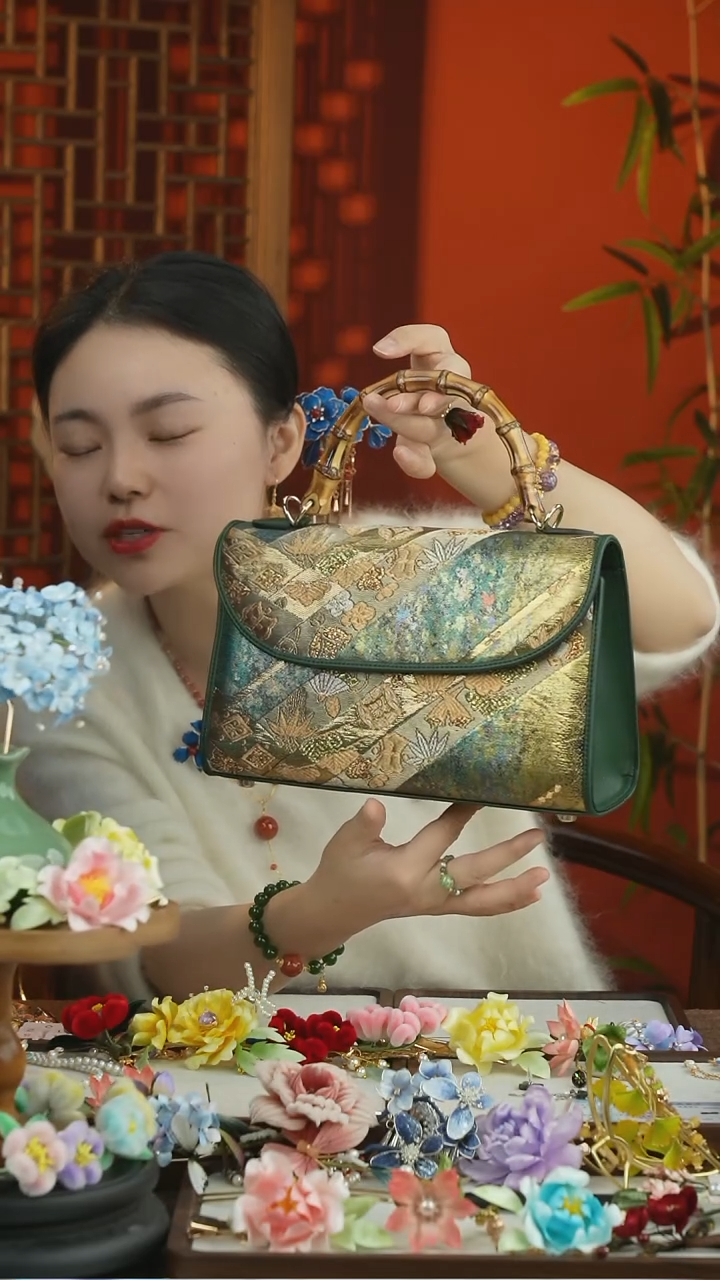 刺绣闪购随机发一个包包不可选介意勿拍