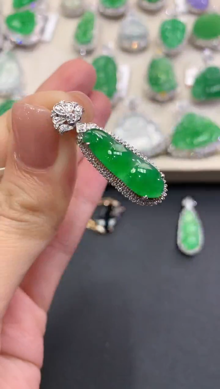 【闪购商品】翡翠吊坠(不含链)18K金镶嵌q58         