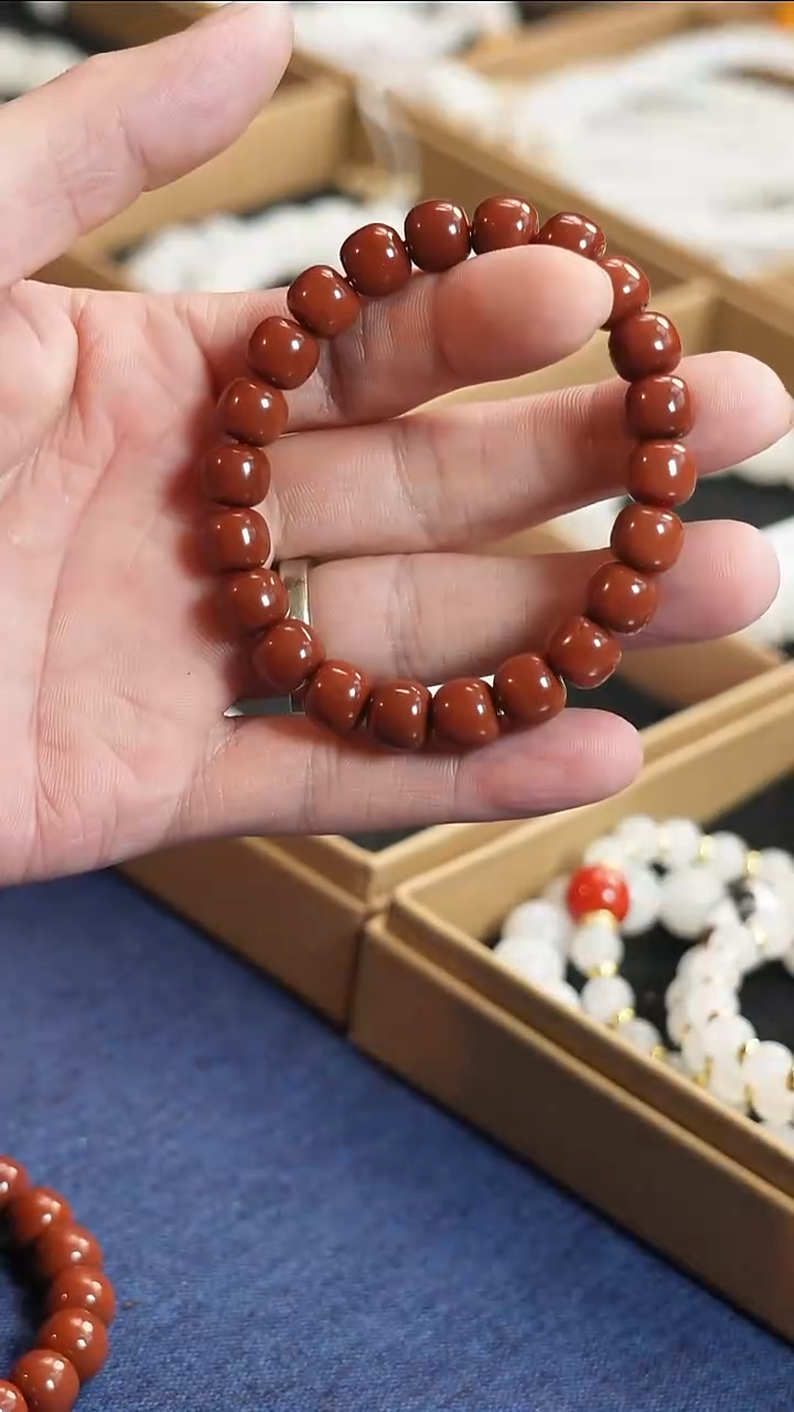 未镶嵌手串南红玛瑙10+牛血红老型