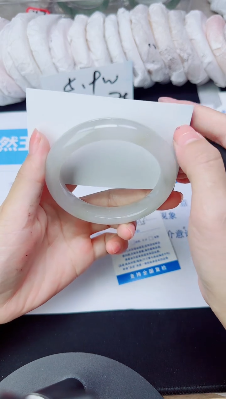 石英质玉手镯未镶嵌335/58