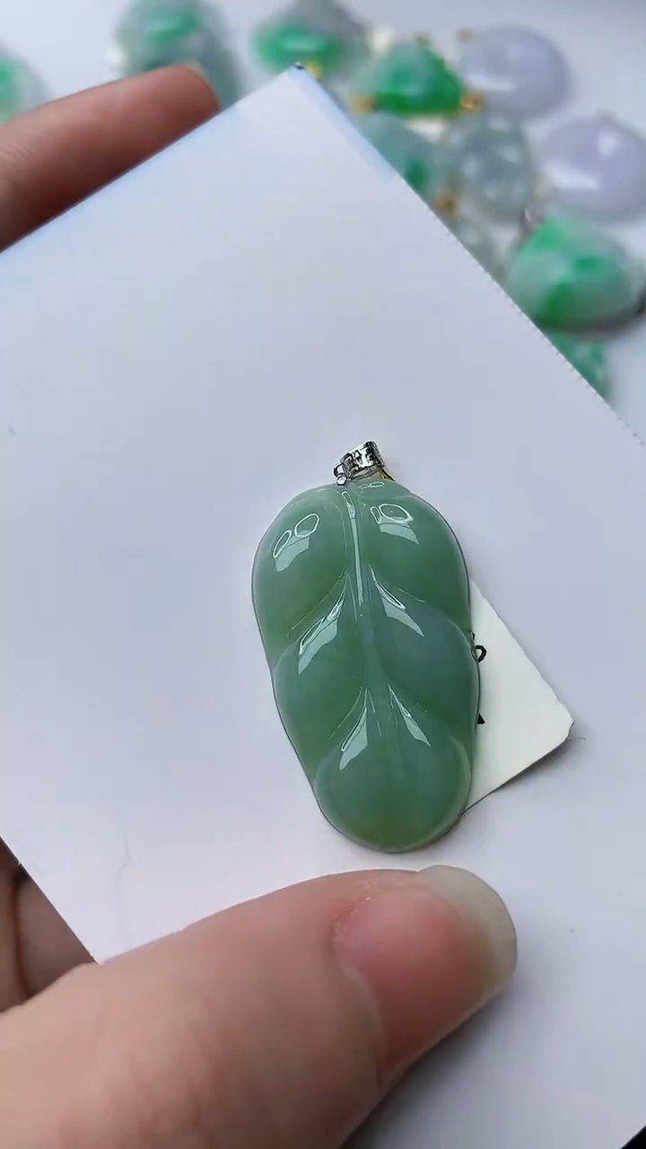 【闪购商品】翡翠颈饰18K金镶嵌4..........
