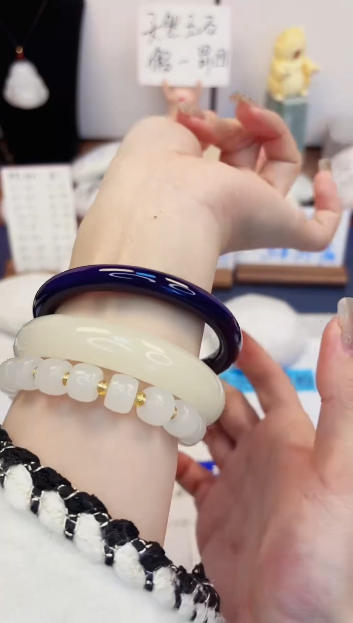 【闪购商品】石英质玉手镯未镶嵌476-玛瑙-圈口58