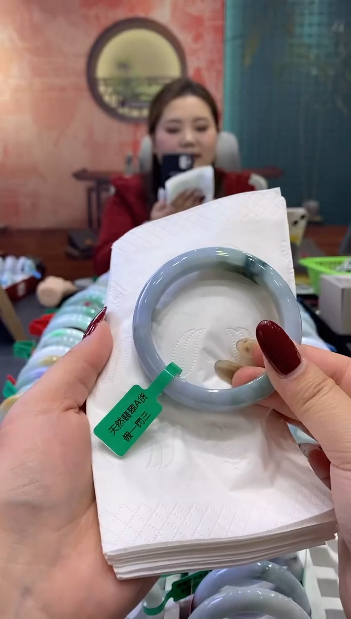 【闪购商品】翡翠手镯未镶嵌多人0019087