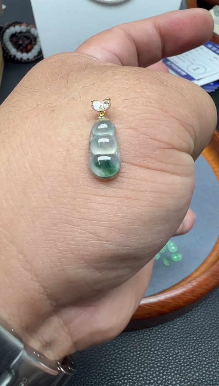 颈饰18K金镶嵌翡翠(30号链接）纯天然A货缅甸翡翠豆子（吊坠）