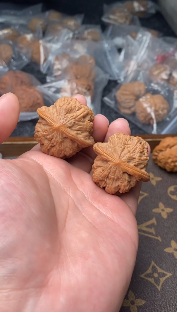 【闪购商品】文玩核桃把件G120号37尺芭蕉扇