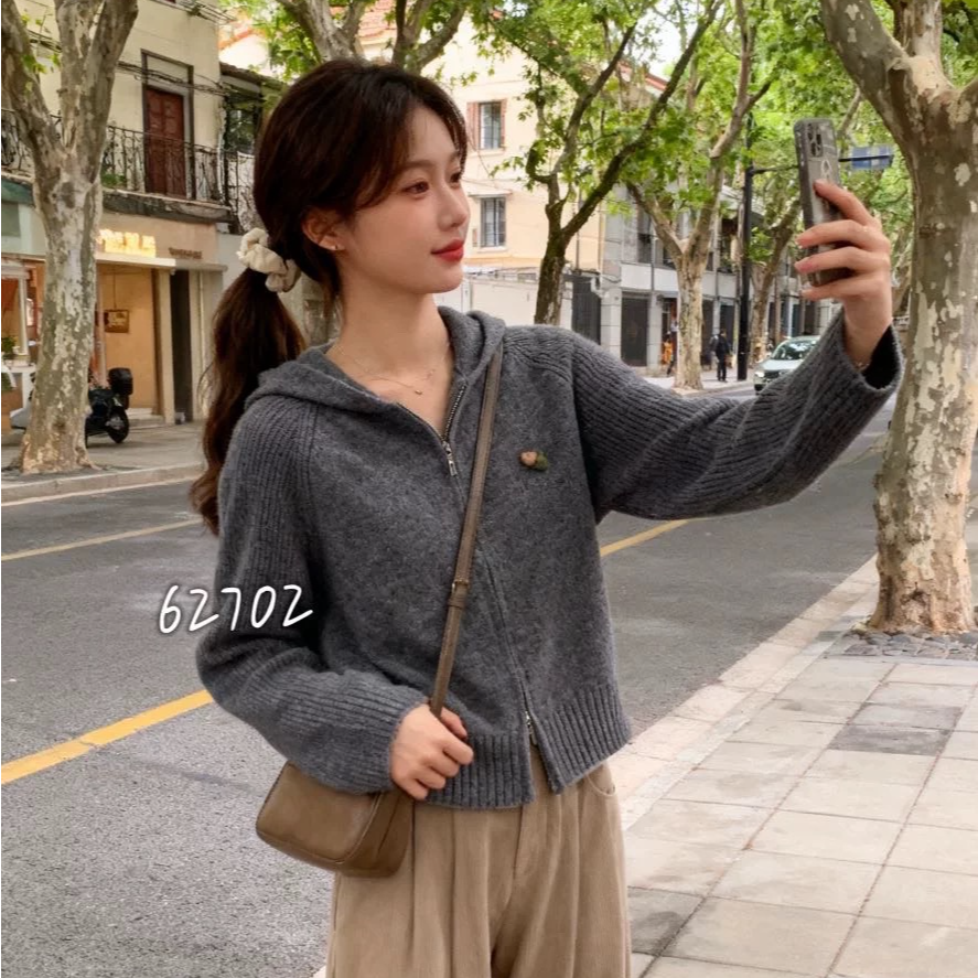 【运费补贴】灰色爱心拉链法式针织衫连帽开衫女外套