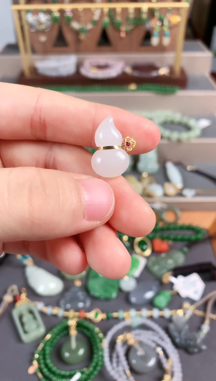 吊坠(不含链)18K金镶嵌和田玉1