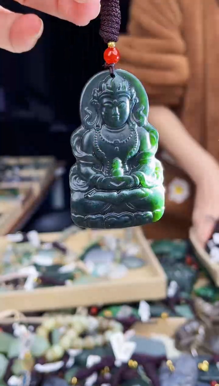 颈饰未镶嵌和田玉1