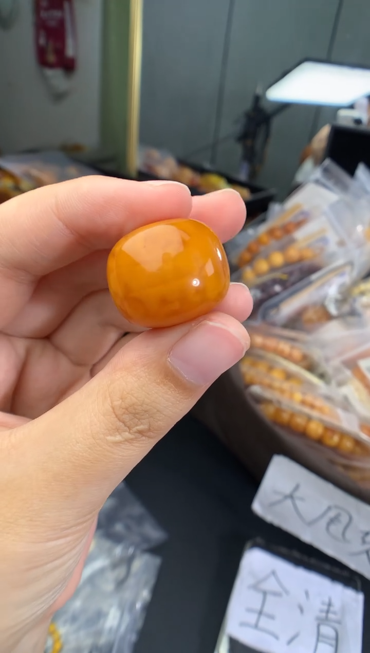 蜜蜡未镶嵌珠宝奇石1