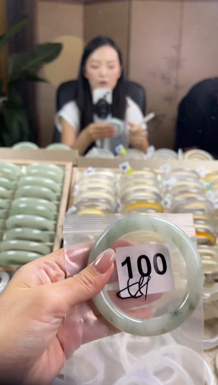 手镯玛瑙/玉髓未镶嵌天山翠默认微抠100