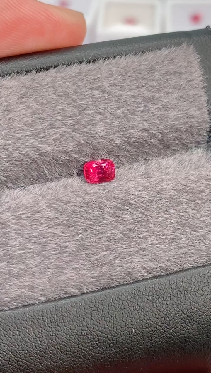 裸石未镶嵌尖晶石0.58-1040天然尖晶石