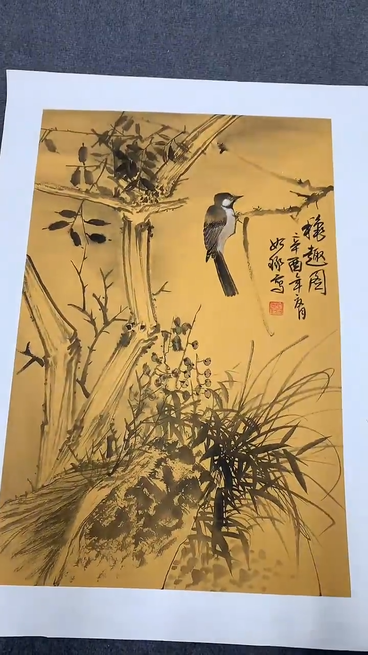 竖款精品开三花鸟