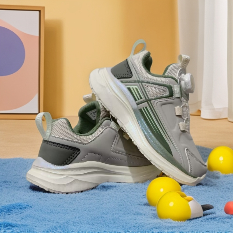 皮面  男童运动跑鞋休闲时尚防水春秋 leluo