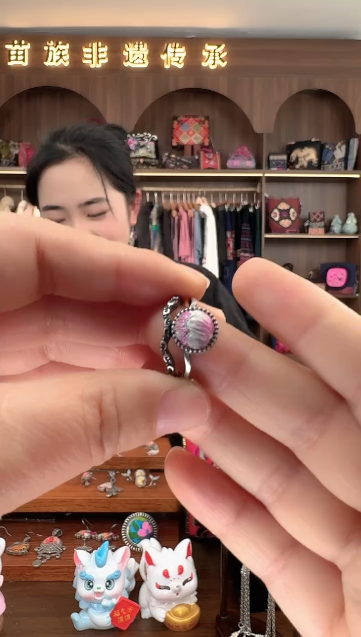 【闪购商品】织绣扶光苗绣传承37