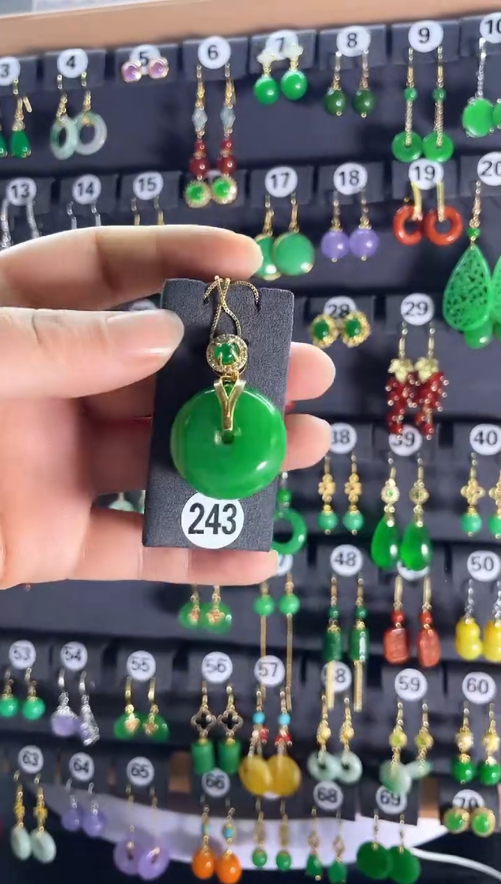【闪购商品】翡翠耳饰银S925镶嵌老243...