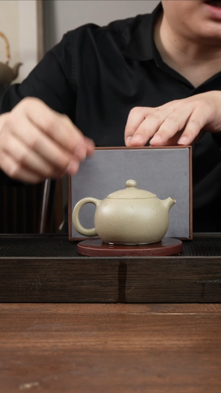 茶杯紫砂大***狗本绿西施     170CC  