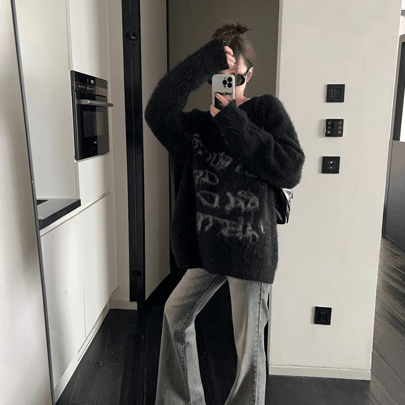 2024辣妹美式复古设计感字母黑色套头羊驼毛宽松圆领慵懒毛衣女