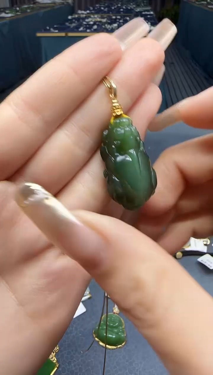 【闪购商品】和田玉挂件18K金镶嵌1